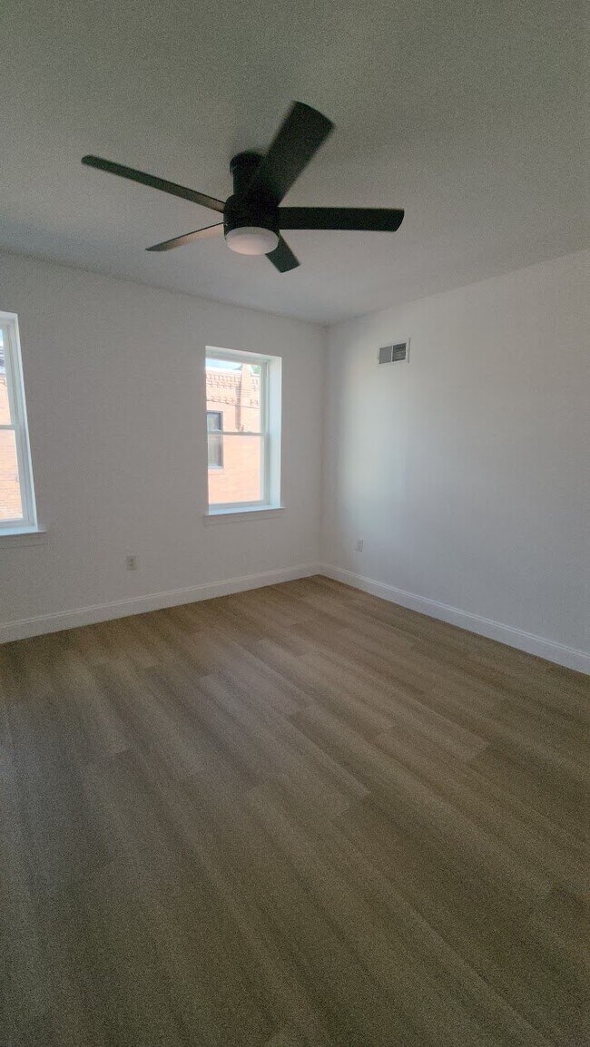 Foto del edificio - 3124 Livingston St