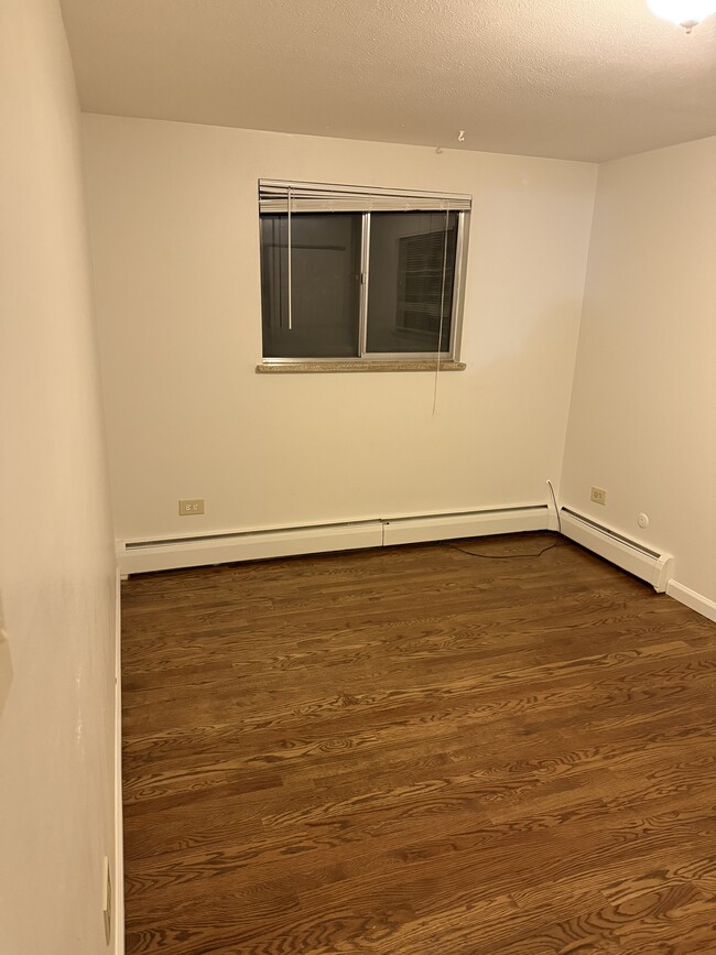 Building Photo - 1410 S Ash St