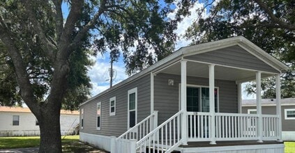 Building Photo - 335 SE Balboa Dr