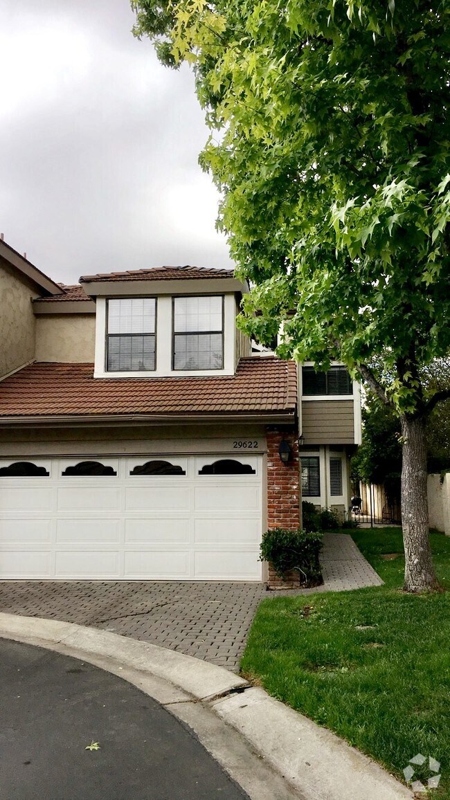 Chateau Park Apartments under 800 Agoura Hills, CA 2 Rentals