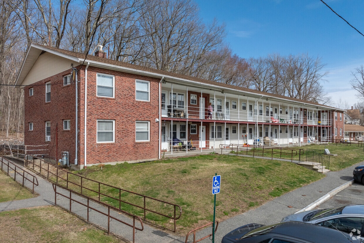 Lake Terrace Apartments in Whitinsville, MA