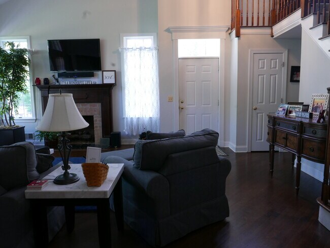 Sala de estar - 8 Meadowbrook Club Way