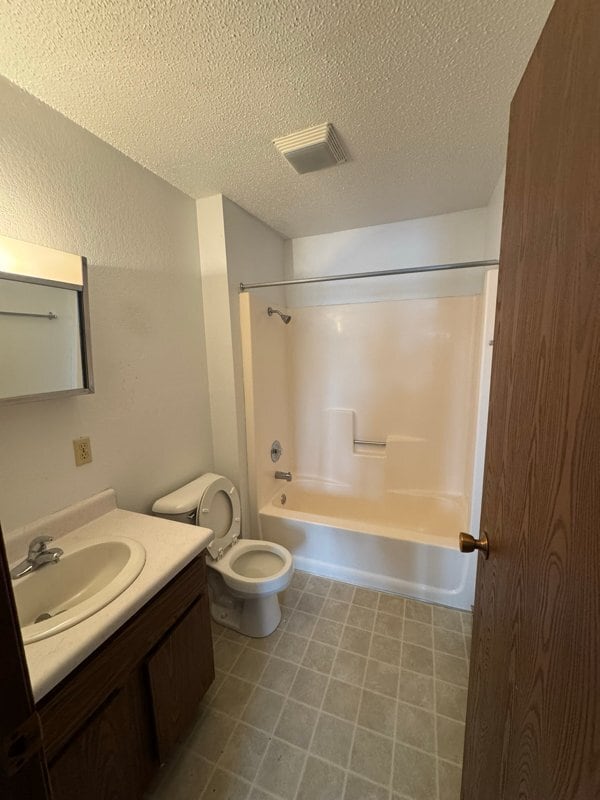 Building Photo - 301 Bernice St