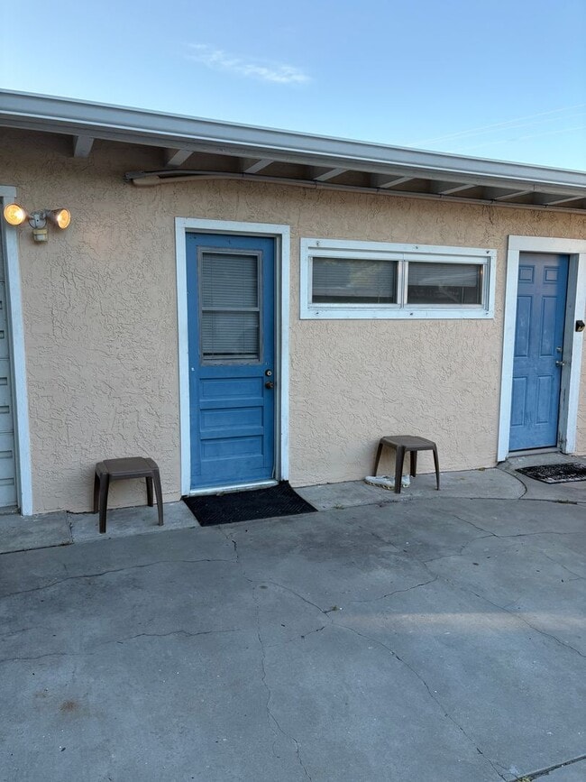 Building Photo - 2700 NE Indian River Dr