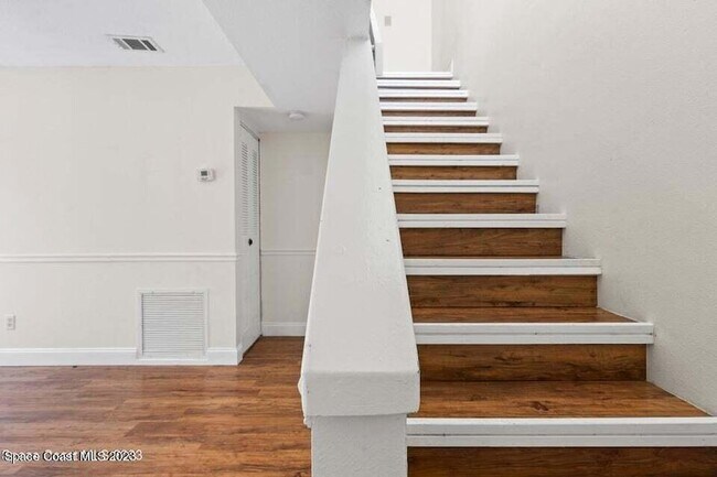 Foto del edificio - 1411 Sheafe Ave NE