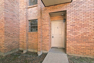 Building Photo - 2625 Kelli Dr