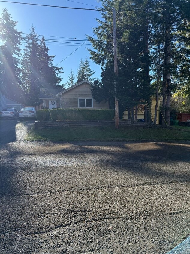 Primary Photo - 1431 Central Ave