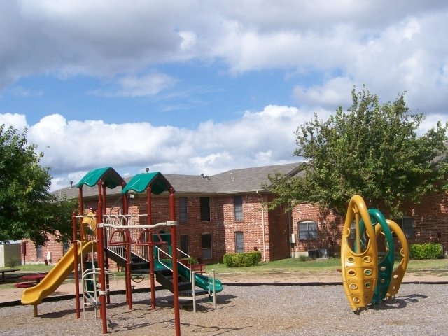 Primary Photo - Quail Park Village
