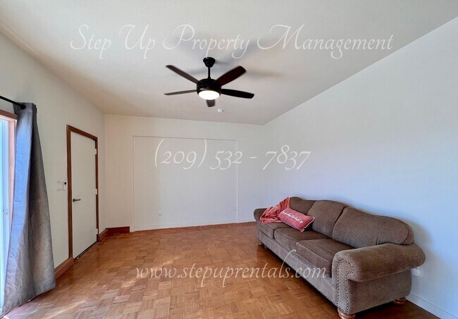 Building Photo - 6655 Jaquima Dr