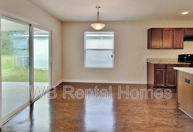 Foto del edificio - 8254 Maple St