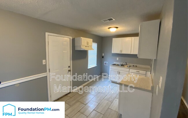 Building Photo - 2536 Sunny Hill Dr