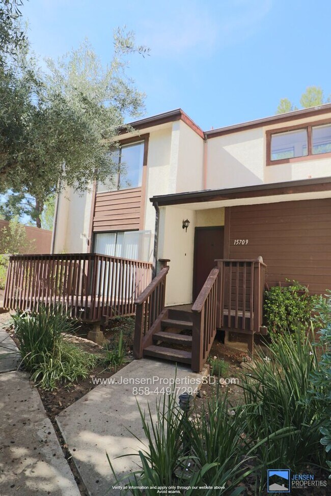 Foto del edificio - 3 Bed, 2.5 Bath Townhome in Tennis Villas ...
