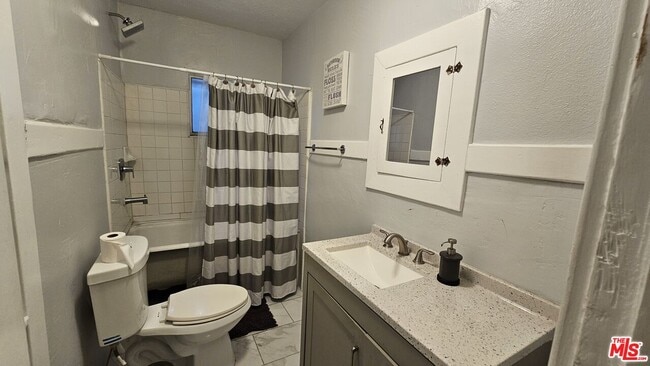 Building Photo - 5613 La Mirada Ave