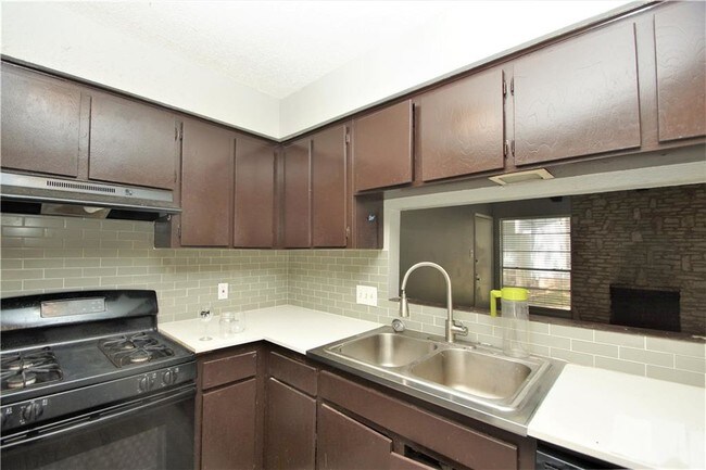 Foto del edificio - 200 W William Cannon Dr