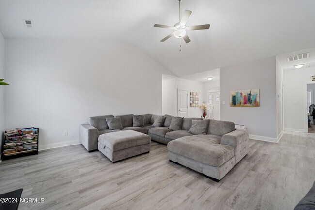 Foto del edificio - 409 Amethyst Ct