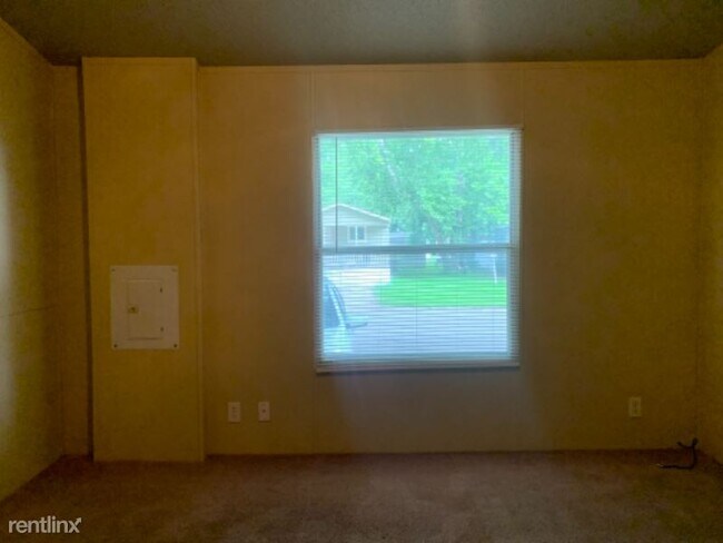 Building Photo - 171 Coachlight Dr