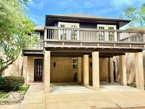 Building Photo - 201 Vanderpool Ln