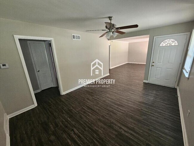 Foto del edificio - 5018 Hampshire Ave
