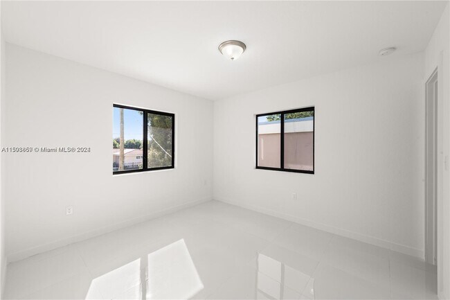 Foto del edificio - 2958 NW 57th St