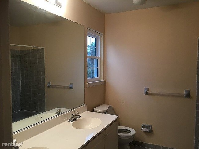 Building Photo - 5105 Plantation Ct