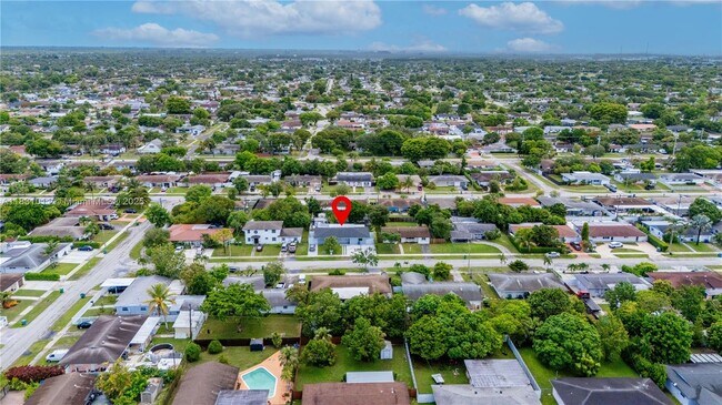 Foto del edificio - 16400 SW 100th Ct