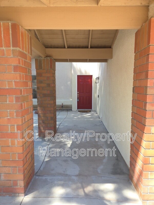 Foto del edificio - 22817 Windwood Ln