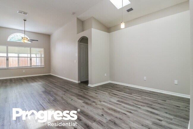 Foto del edificio - 13519 White Elk Loop