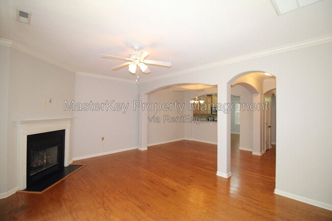 Building Photo - 533 Matheson Place