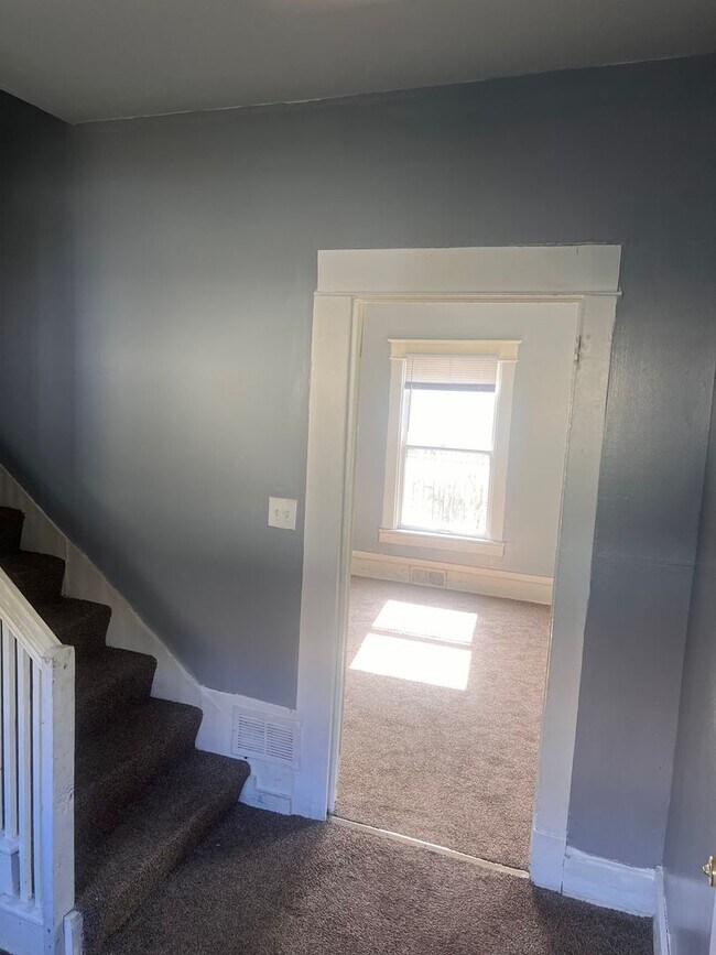 Foto del edificio - 4 Bed 2 Full Bath! PENDING