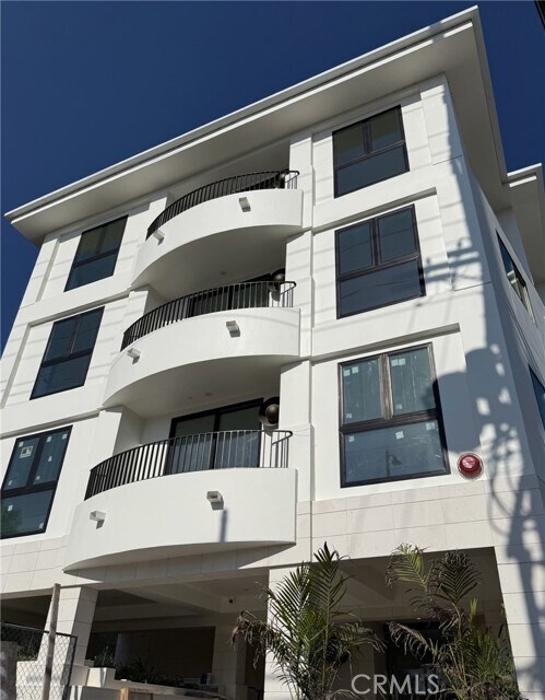 Building Photo - 4214 Fulton Ave