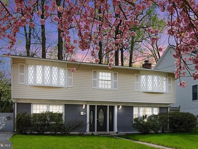 Foto del edificio - 512 Carr Ave