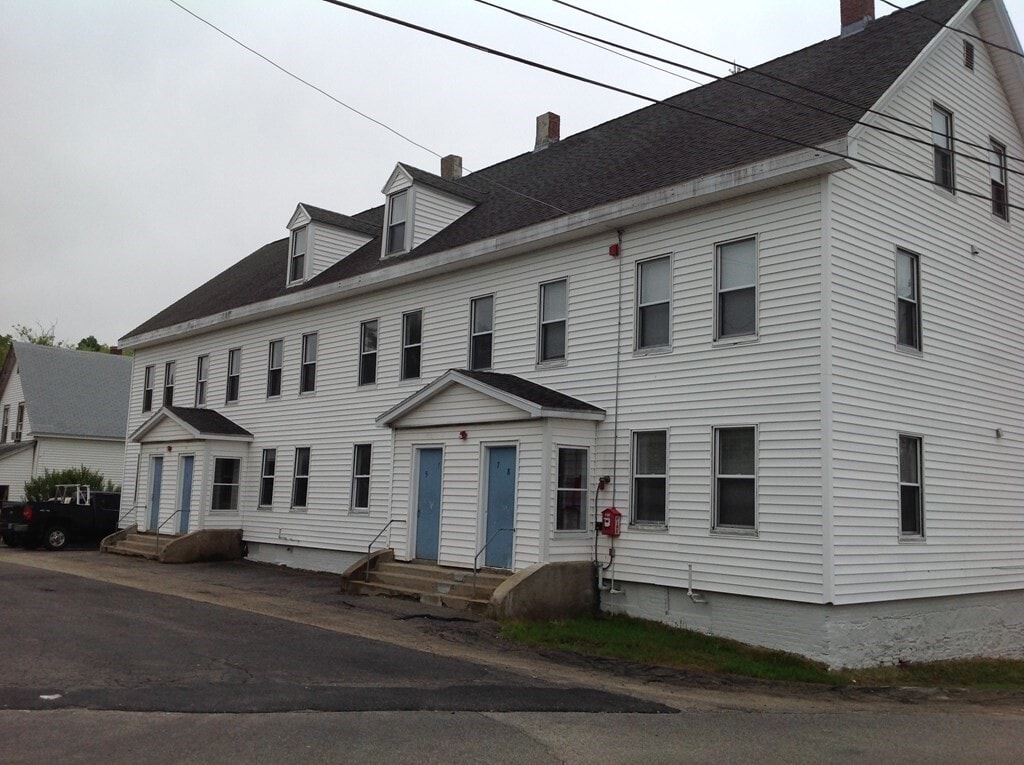 1 Sawyer Ct Unit 6 RR458, Derry, NH 03038 Room for Rent in Derry, NH