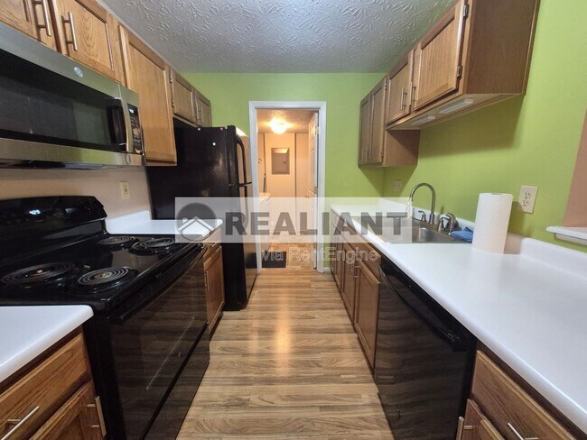 Building Photo - 412 Marian Ln