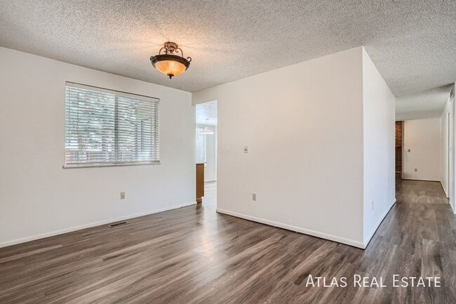 Building Photo - 15726 E Flora Pl