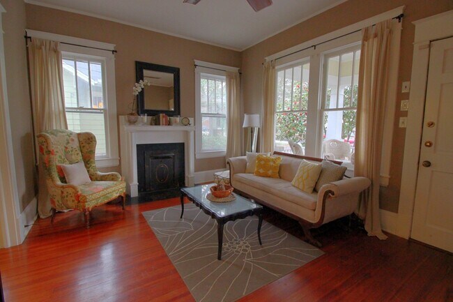 Foto del edificio - Lovely 3 bedroom home in Lakewood!