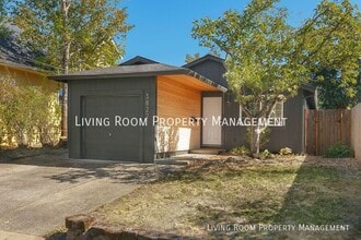 Building Photo - 3822 SE 62nd Ave