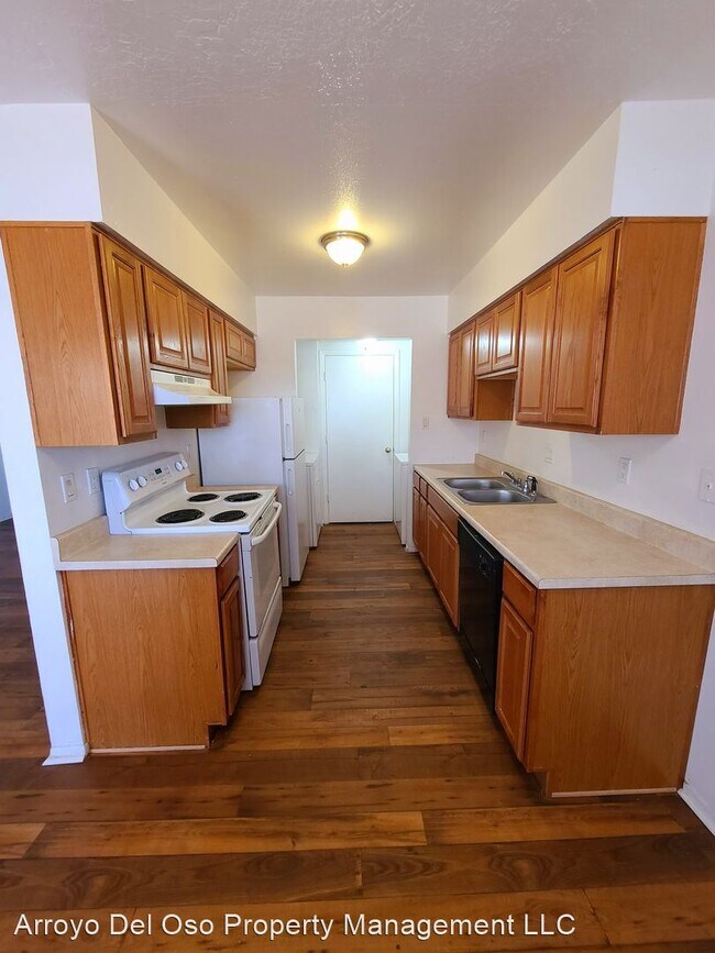Foto del edificio - 12700 Copper Ave NE