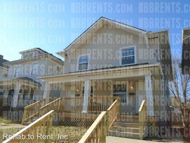 Foto del edificio - 1025-1027 Richmond Ave