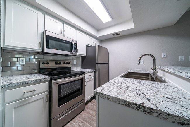 Building Photo - Westmount at the District
