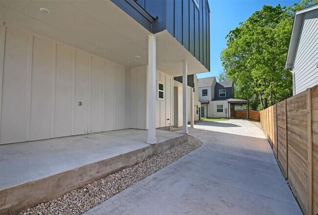 Foto del edificio - 7204 Meador Ave