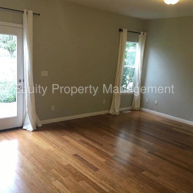 Foto del edificio - 10834 S Wyngate Park Dr