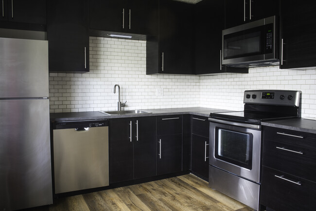 Foto del edificio - Harold Street Triplex