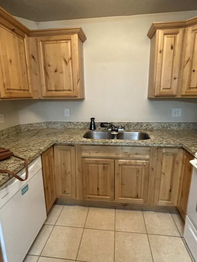 2280 Cumorah Way Unit 8, Green River, WY 82935 Condo for Rent in