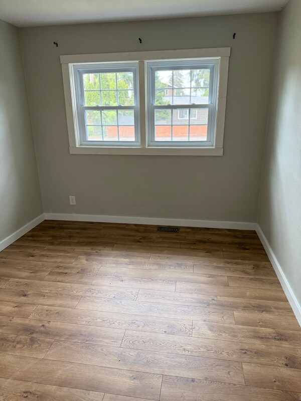 Building Photo - 900 Ferndale Cir NE