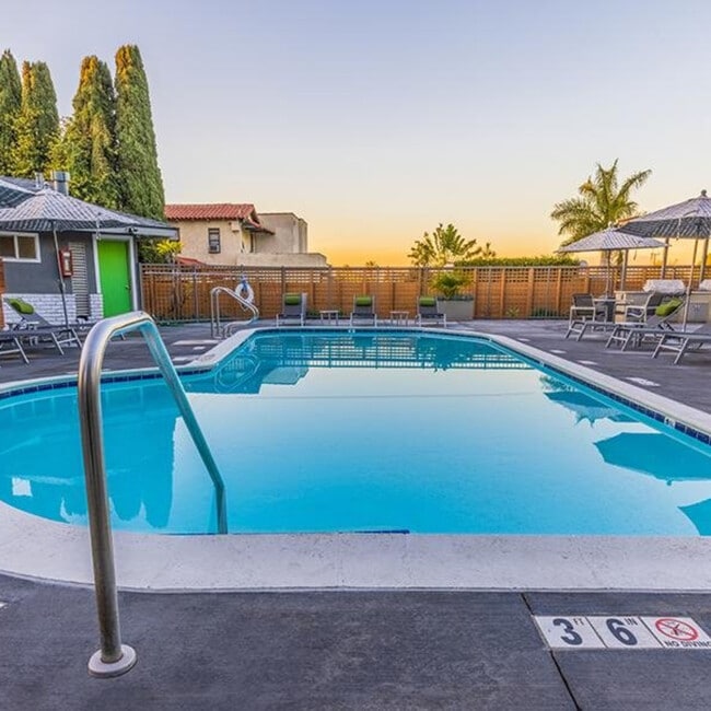Building Photo - Villas at Anaheim Hills