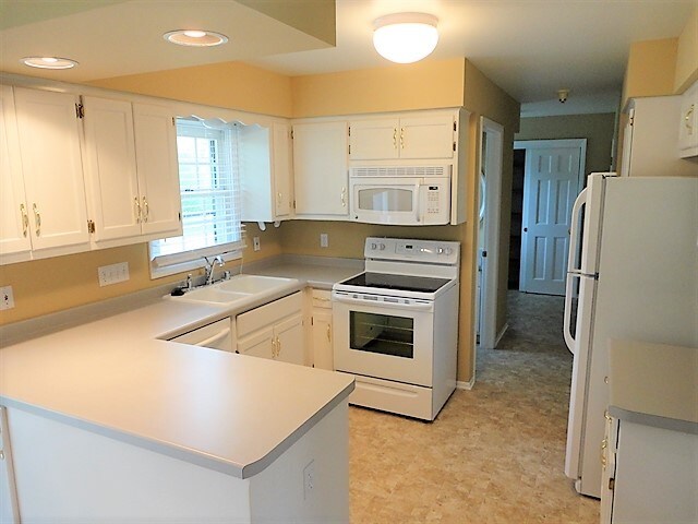 Building Photo - 2744 Brighton Drive