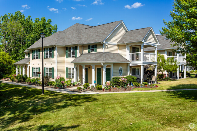 Building Exterior - The Hammocks at Southern Hills