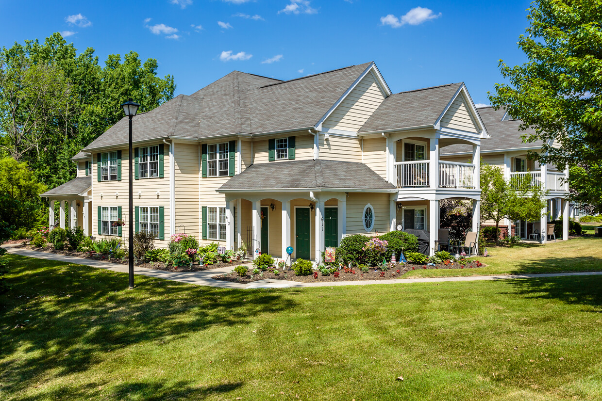 Building Exterior - The Hammocks at Southern Hills