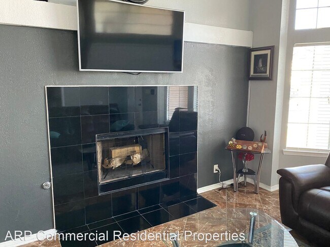 Foto del edificio - 5 br, 3 bath House - 1497 DUNLIN PL