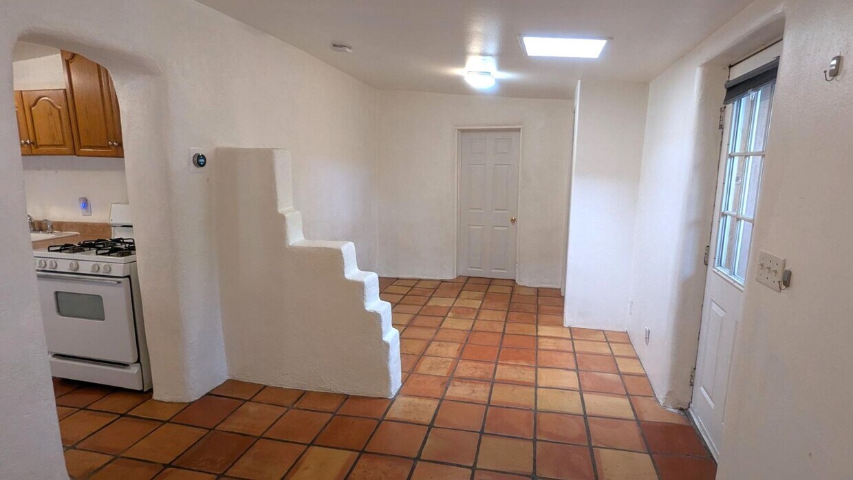 1624 Paseo De Peralta Unit C, Santa Fe, NM 87501 Room for Rent in